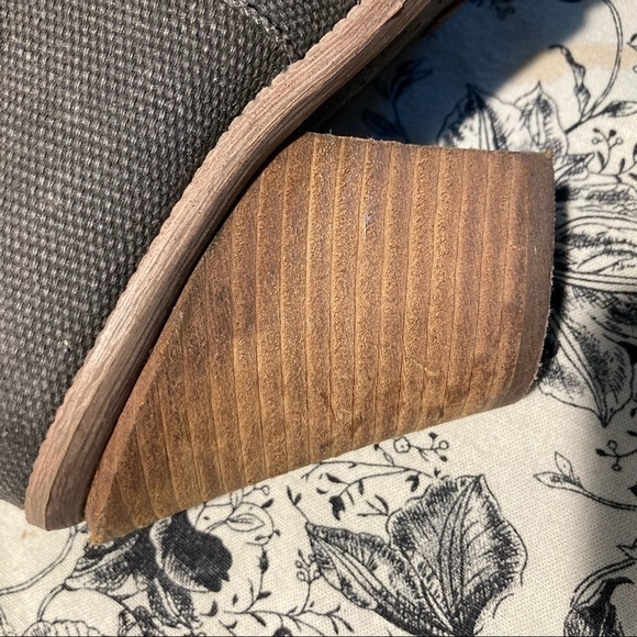 KENNETH COLE Reaction Sz 9 Fabric Leather 3.5” Stacked Heel Ankle  Booties - Picture 8 of 13